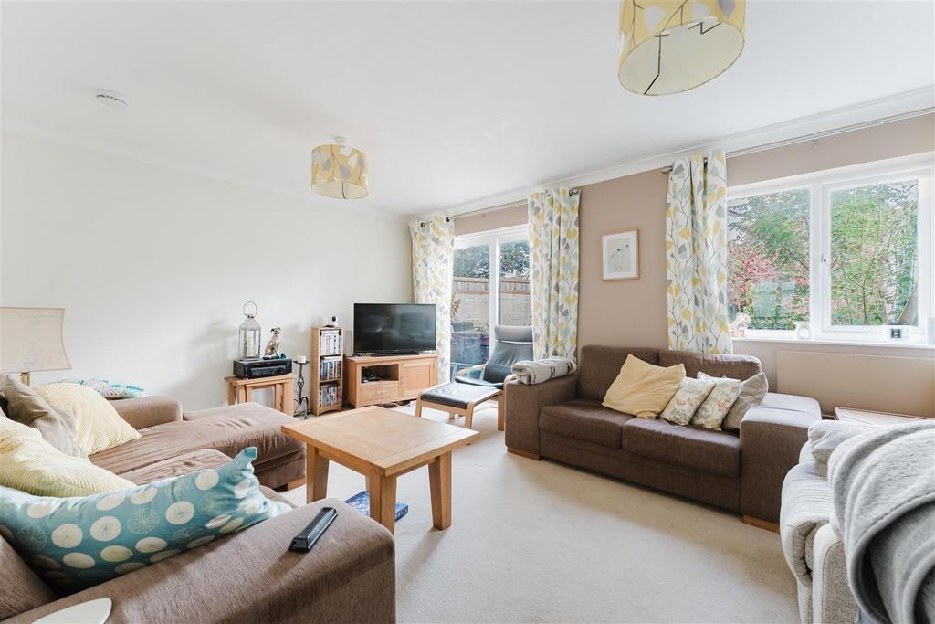 210 Mendip Road, Yatton, BS49 4 BZ 2.jpg