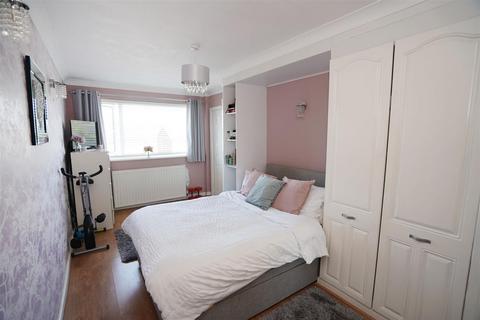 28 Fryent Close, Blackrod, Bolton, BL6 5BU