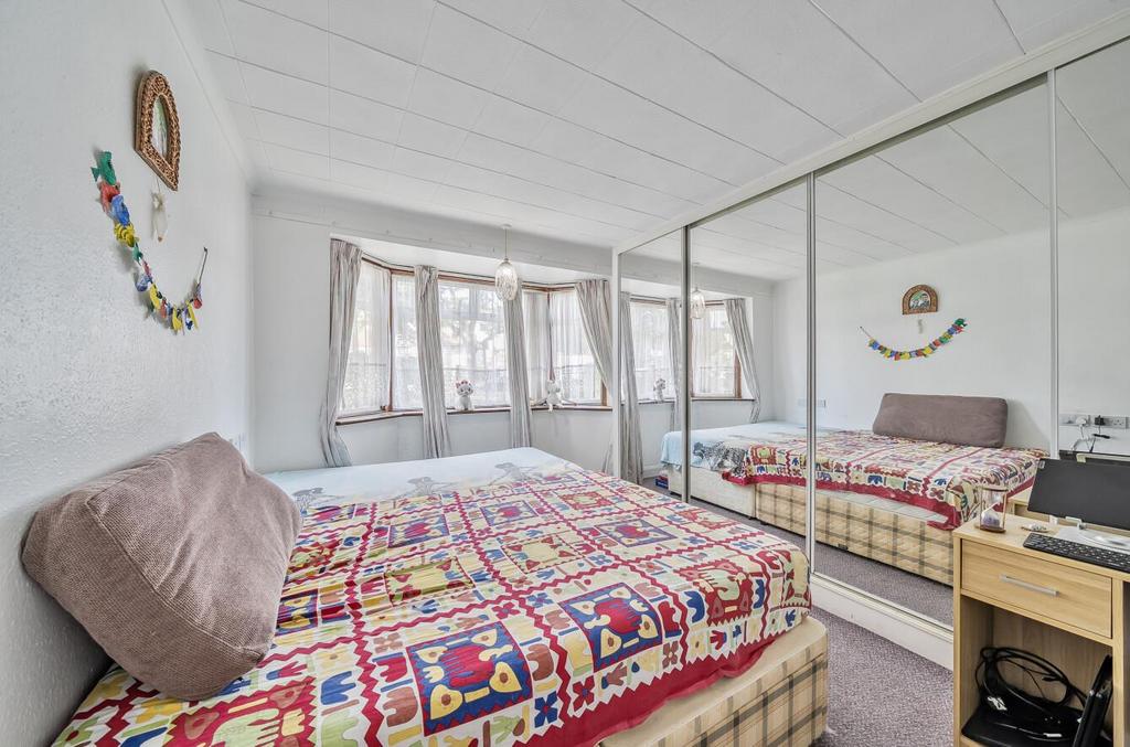 Davidson Frost-Wellings, DFW, Locket Road, Bedroom