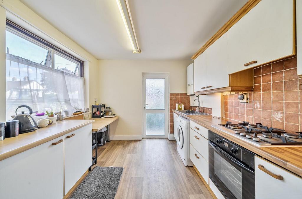 Davidson Frost-Wellings, DFW, Locket Road, Kitchen