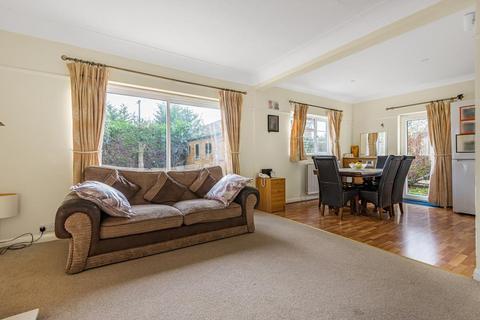88 Groveley Road, Sunbury-on-thames, TW16 7LB