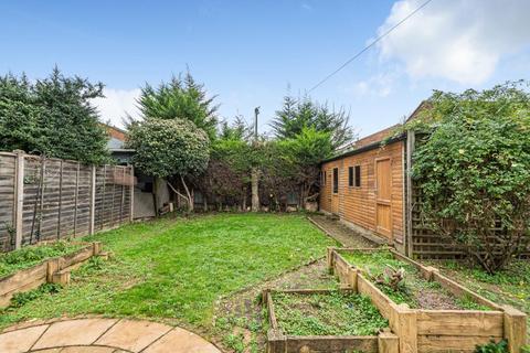 88 Groveley Road, Sunbury-on-thames, TW16 7LB
