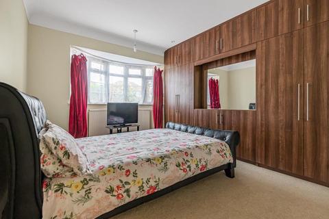 88 Groveley Road, Sunbury-on-thames, TW16 7LB