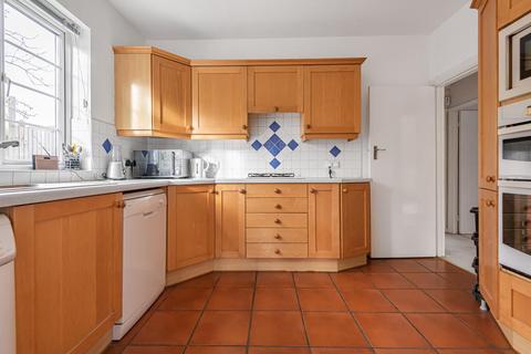 88 Groveley Road, Sunbury-on-thames, TW16 7LB