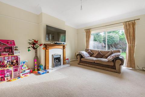 88 Groveley Road, Sunbury-on-thames, TW16 7LB