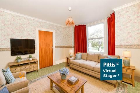 3 bedroom terraced house for sale, Medina Avenue, Newport, Isle of Wight