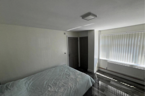 1 Birch Glade, Wolverhampton, WV3 9ES