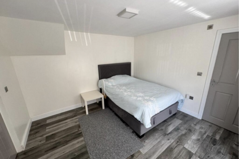 1 Birch Glade, Wolverhampton, WV3 9ES