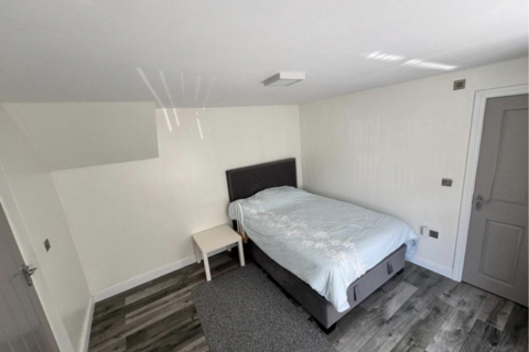 1 Birch Glade, Wolverhampton, WV3 9ES
