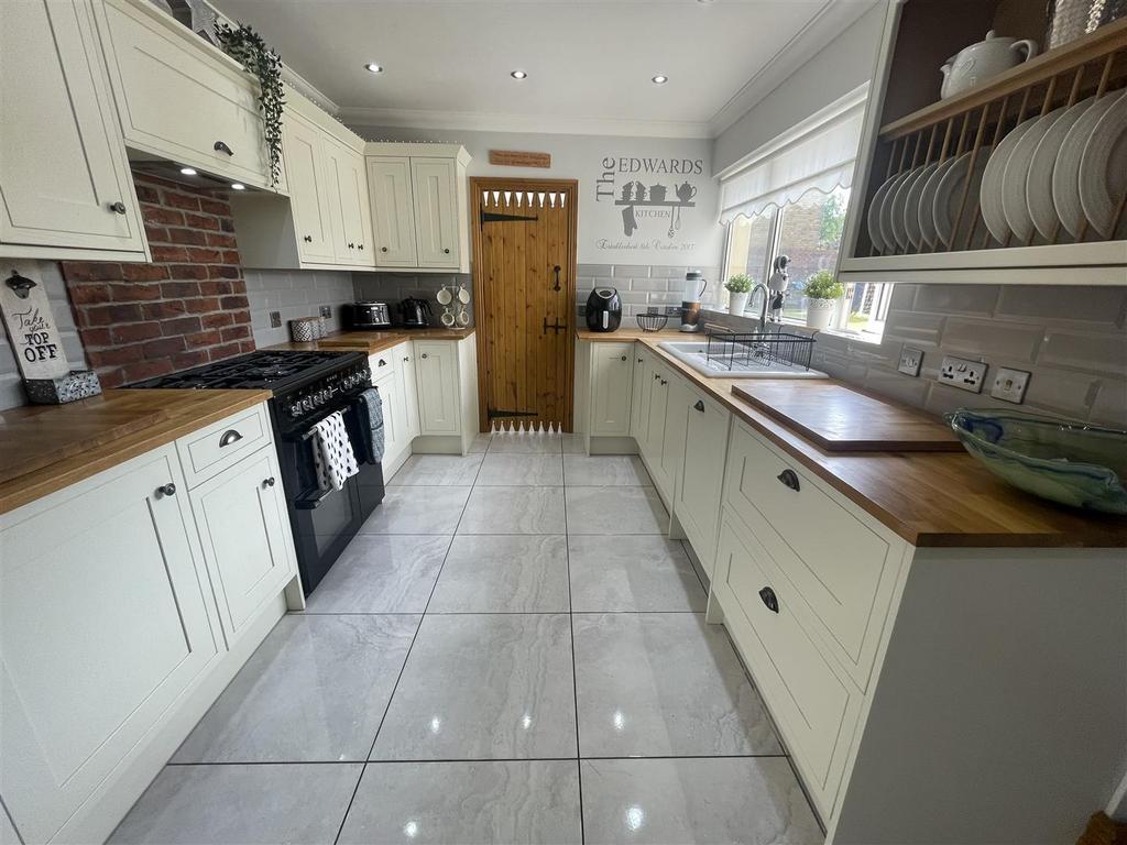Kitchen Breakfast Room