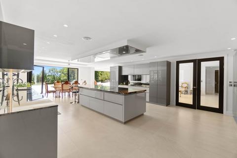 8 bedroom detached house for sale, Bayshill Cottage, Barnet Lane