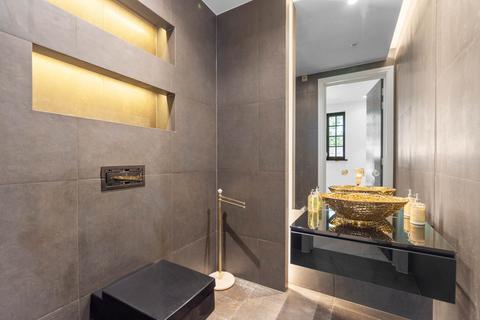 8 bedroom detached house for sale, Bayshill Cottage, Barnet Lane