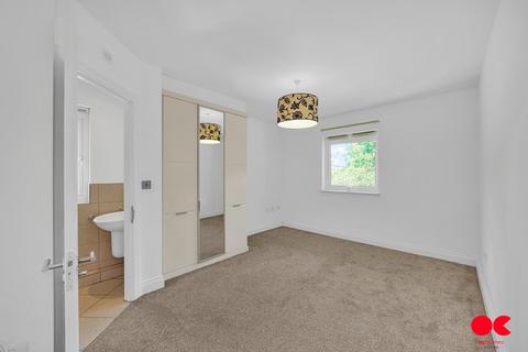 2 bedroom flat for sale, Stafford Avenue, Hornchurch RM11