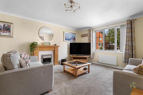4 bedroom detached house for sale, Egremont Close, Evesham WR11