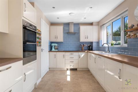 4 bedroom detached house for sale, Egremont Close, Evesham WR11