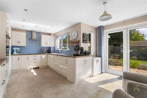 4 bedroom detached house for sale, Egremont Close, Evesham WR11