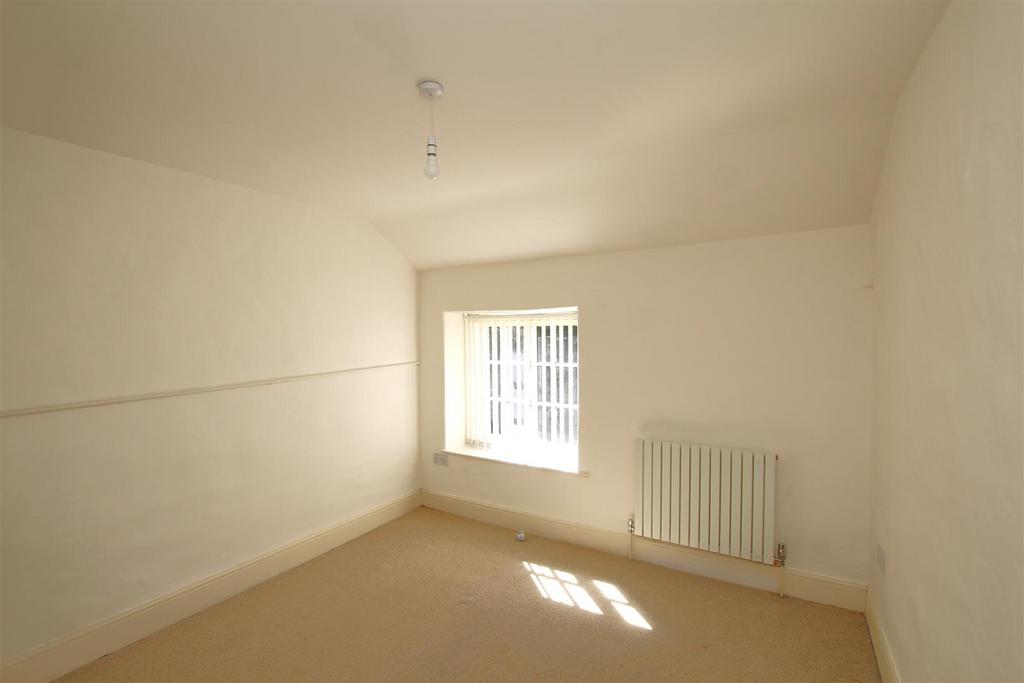 Bedroom - b.JPG