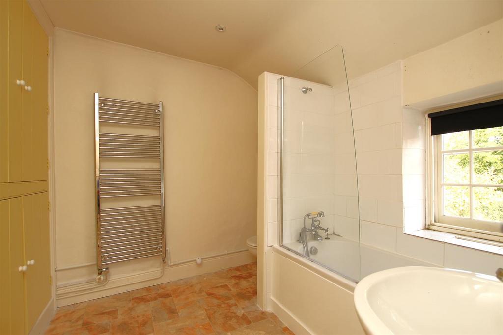 Bathroom.JPG