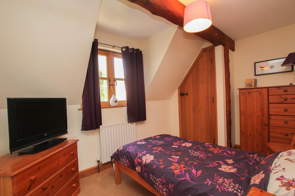 Bed3.JPG