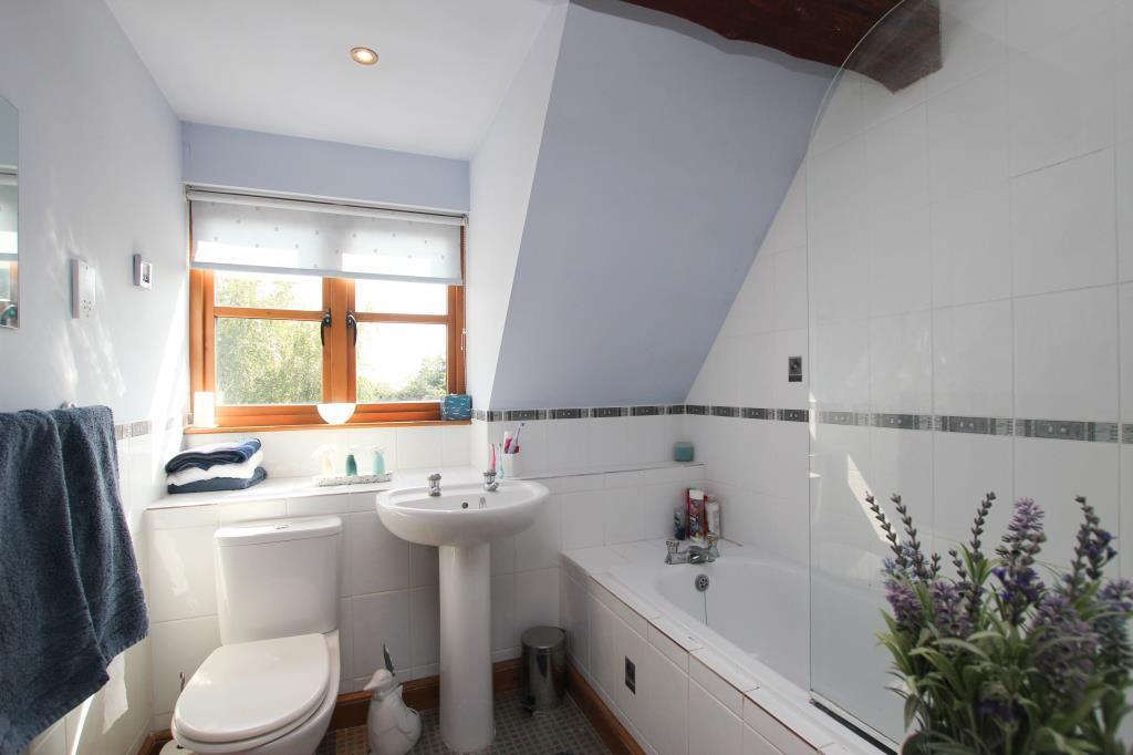 Bathroom.JPG