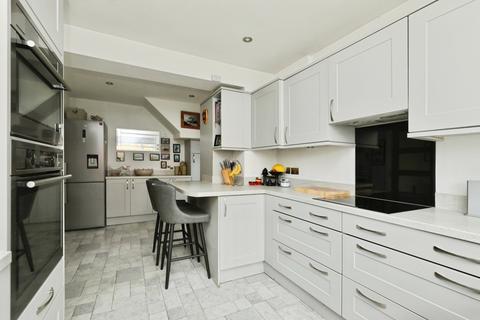 4 bedroom detached house for sale, Windsor Road, Worksop S81