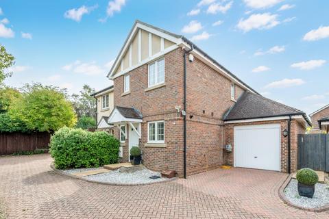 Anmer Close, Tadworth KT20