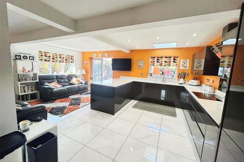 3 bedroom bungalow for sale, Topps Heath, Warwickshire CV12