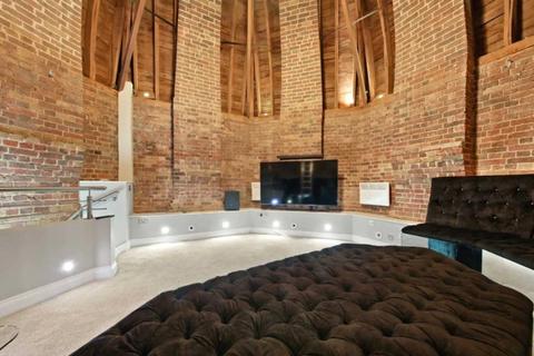 undefined, Princess Park Manor, London, N11
