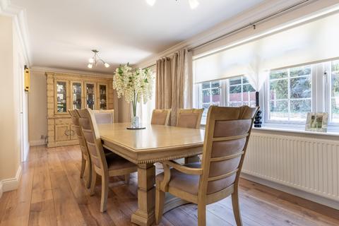 1 Woolhampton Way, Chigwell, IG7 4QE