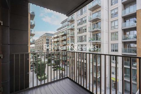 2 bedroom apartment to rent, Parrs Way, London W6