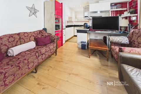 undefined, Worple Road, (Basement flat), Epsom, Surrey. KT18