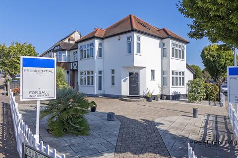 undefined, Churchfields, Loughton IG10