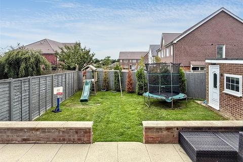 4 bedroom detached house for sale, Swanley Close, Eastbourne
