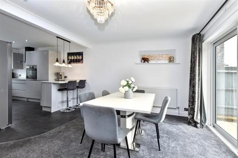 4 bedroom detached house for sale, Swanley Close, Eastbourne