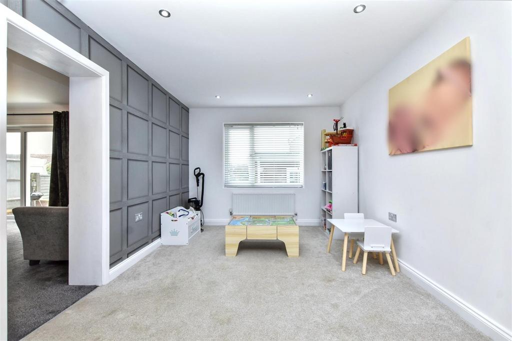 DSC 1021 blurred.jpg