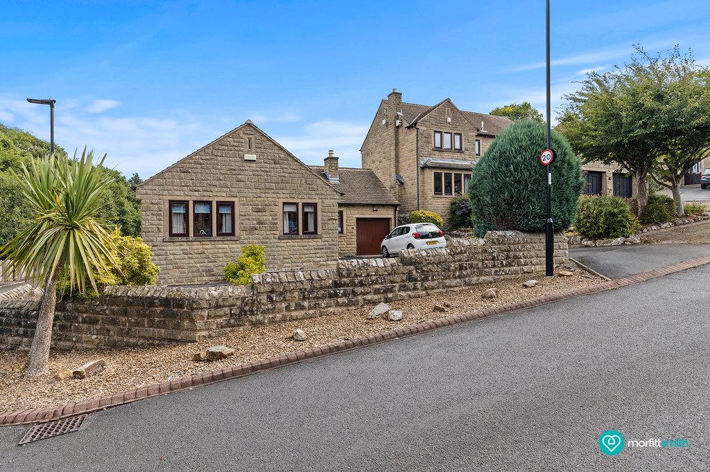Robin Hood Chase, Stannington, S6 6FH 3 bed detached bungalow - £400,000