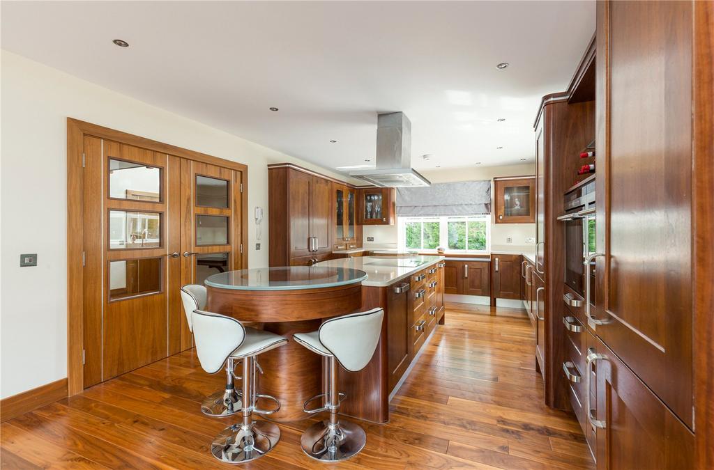 Kitchen/ Dining Room