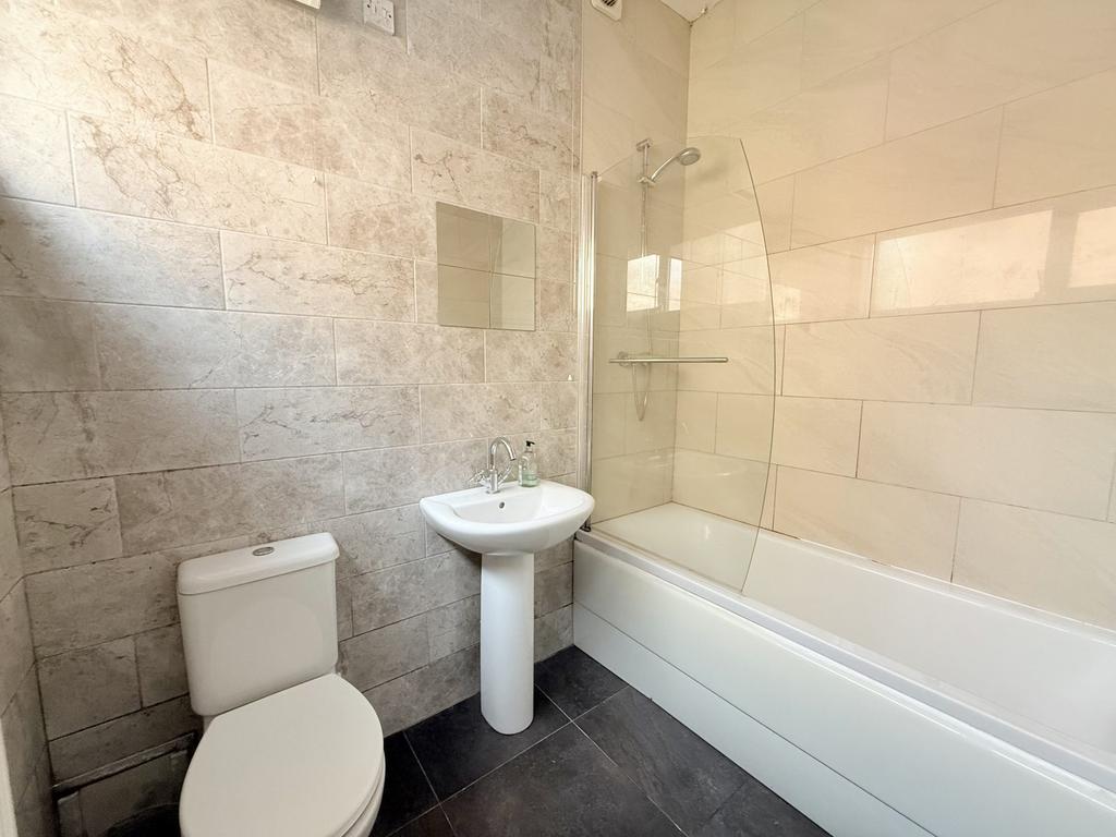 17 Henry Street, Dumfries, DG1 2 LL - Braidwoods So