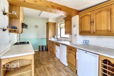 3 bedroom detached house for sale, Ashingdon Road, Rochford