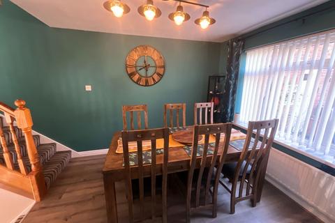 3 bedroom detached house for sale, Balmoral Close, Halesowen B62