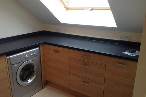 2 bedroom flat to rent, 25 POOLE ROAD, BOURNEMOUTH BH4