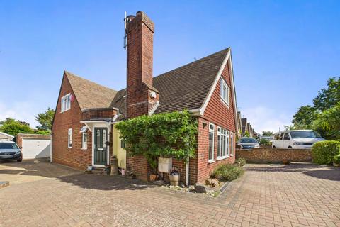 4 bedroom detached house for sale, Willingdon Park Drive, Eastbourne