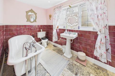 4 bedroom detached house for sale, Willingdon Park Drive, Eastbourne