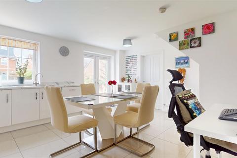 4 bedroom detached house for sale, Swan Hunter Close, Brooklands, Milton Keynes