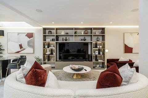 3 bedroom flat to rent, South Molton Street, London W1K