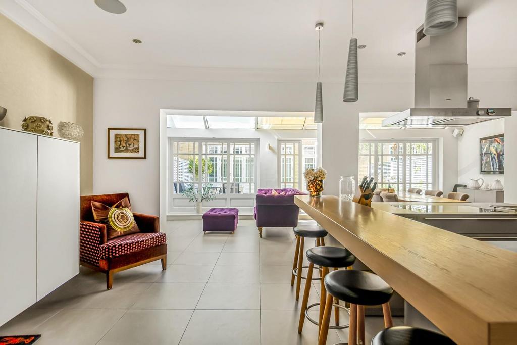 Open Plan Kitchen &amp;