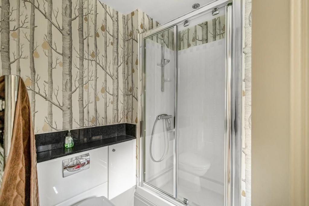 Ensuite To The Annex