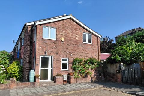 3 bedroom terraced house for sale, De Montfort Road, London