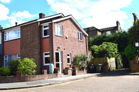 3 bedroom terraced house for sale, De Montfort Road, London