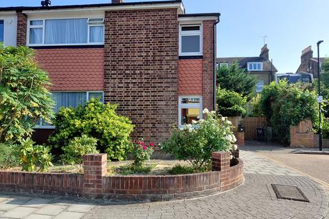 3 bedroom terraced house for sale, De Montfort Road, London